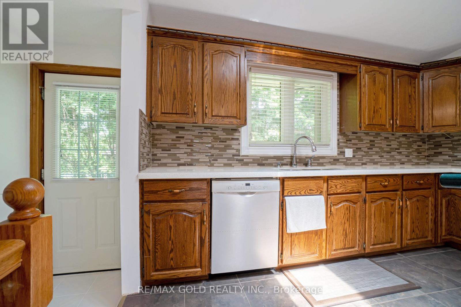 935 WILLOW DRIVE - 13