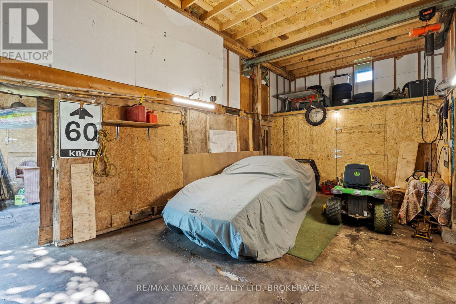 11562 LAKESHORE ROAD - 6