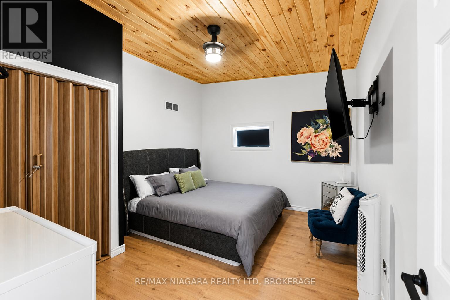 6043 MAIN STREET - 12
