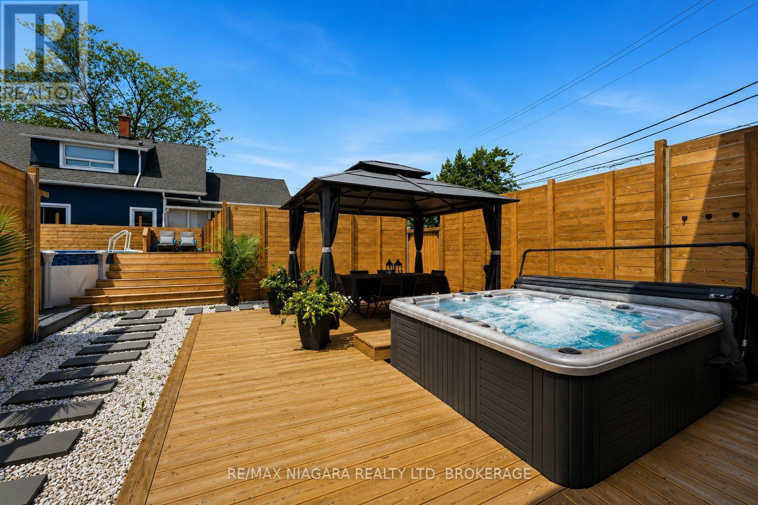 6043 MAIN STREET - 20
