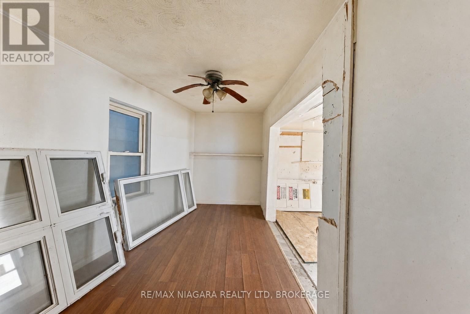 6043 MAIN STREET - 29