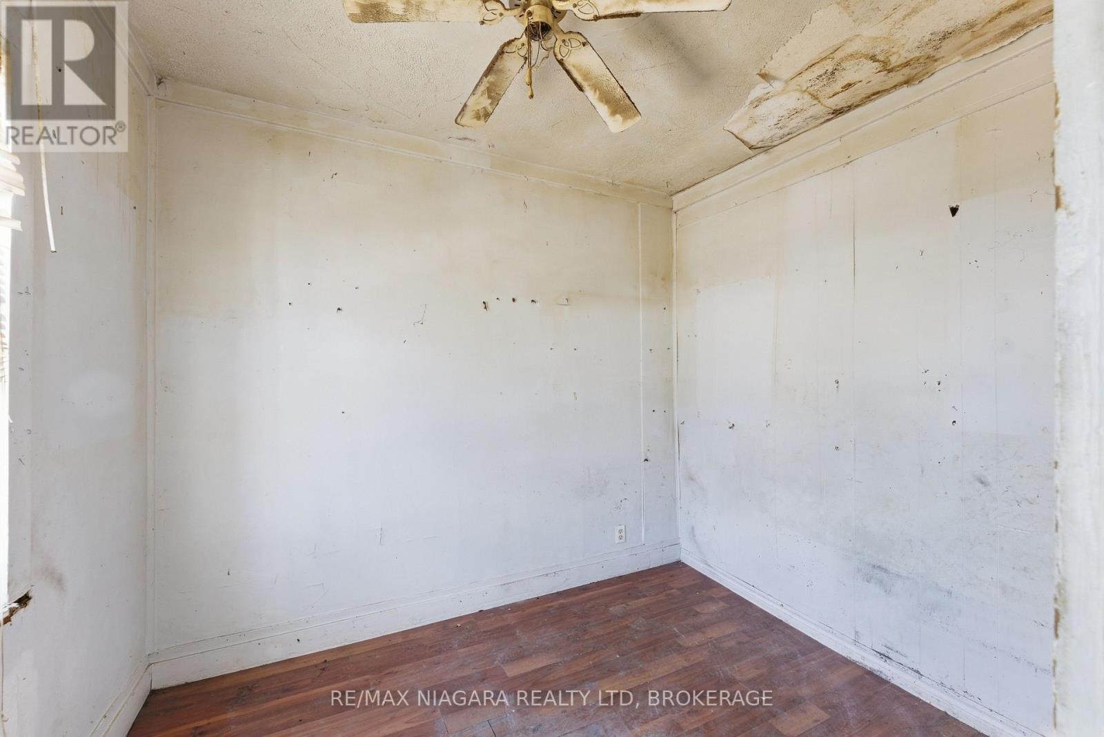 6043 MAIN STREET - 35