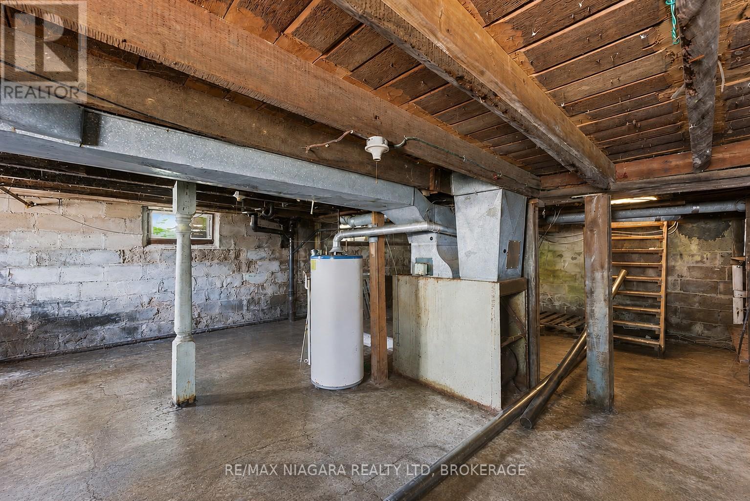 6043 MAIN STREET - 37