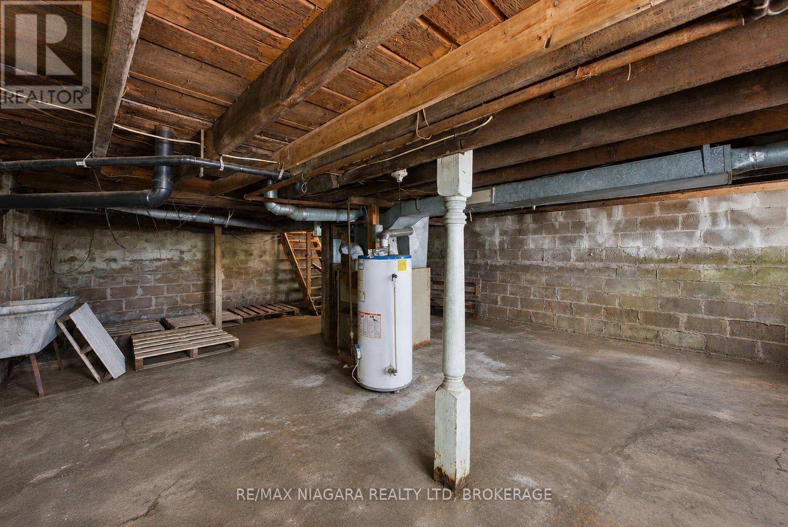 6043 MAIN STREET - 38