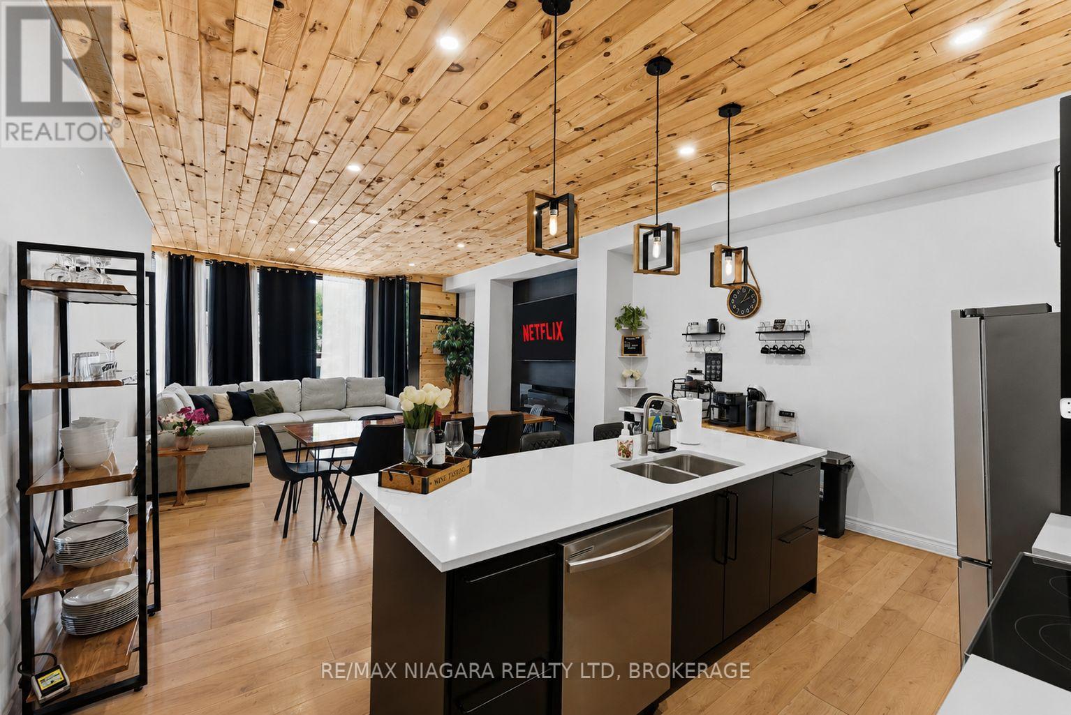 6043 MAIN STREET - 6