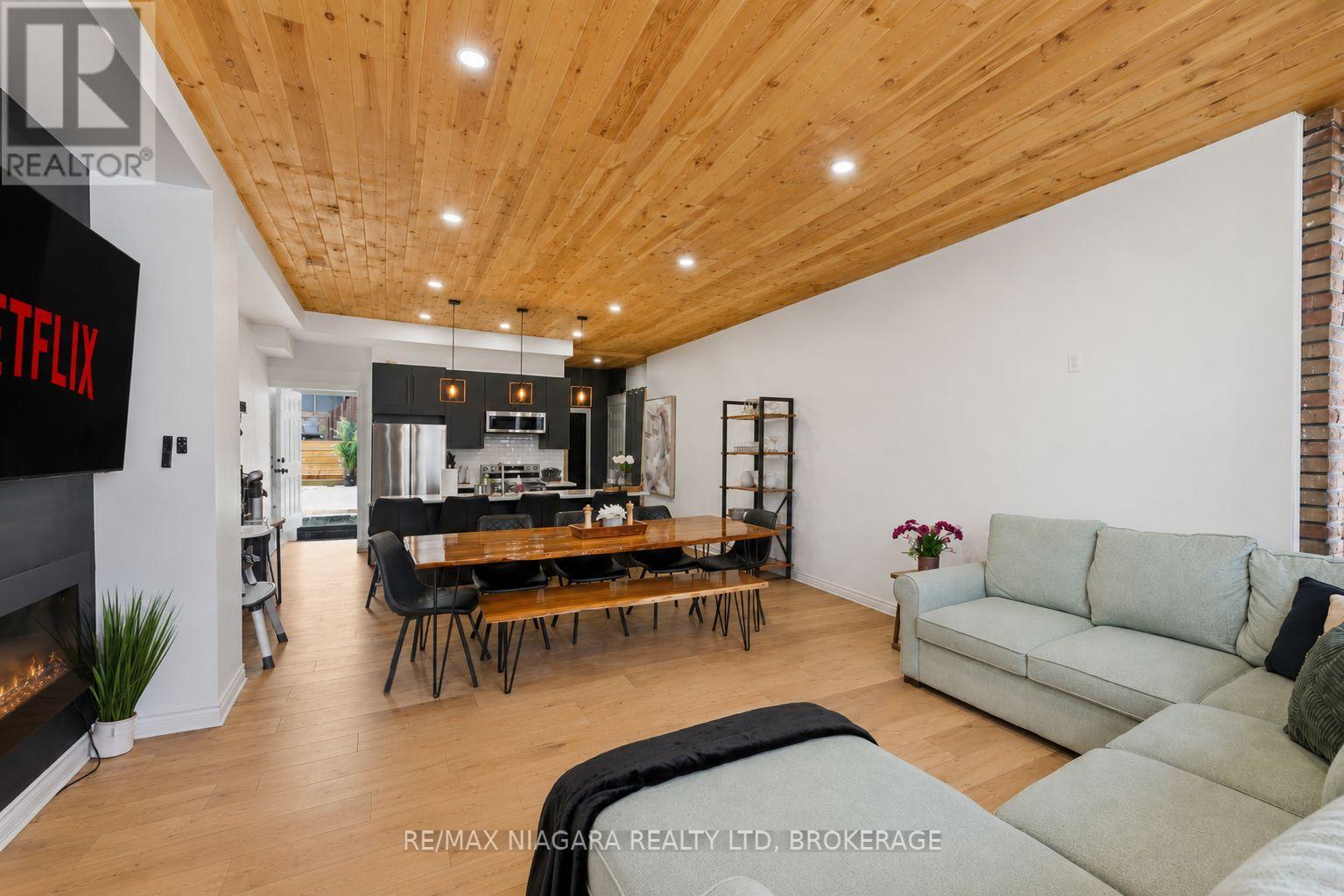 6043 MAIN STREET - 8