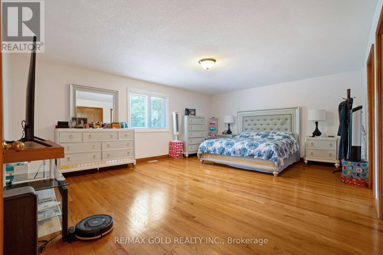 935 WILLOW DRIVE - 14