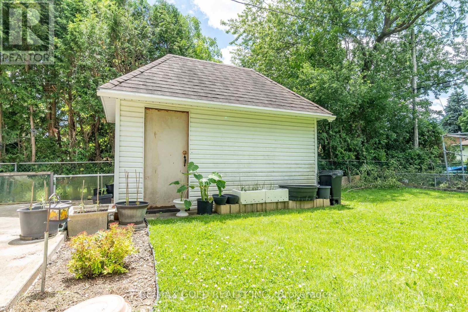 935 WILLOW DRIVE - 39