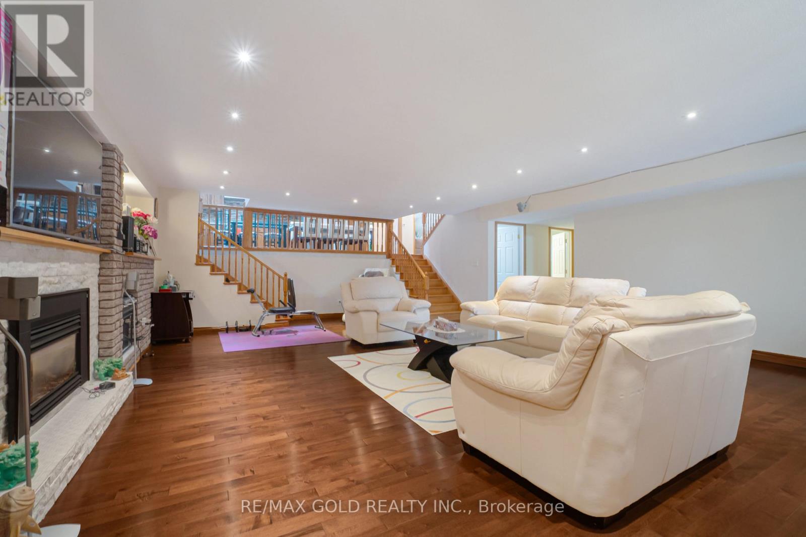 935 WILLOW DRIVE - 21