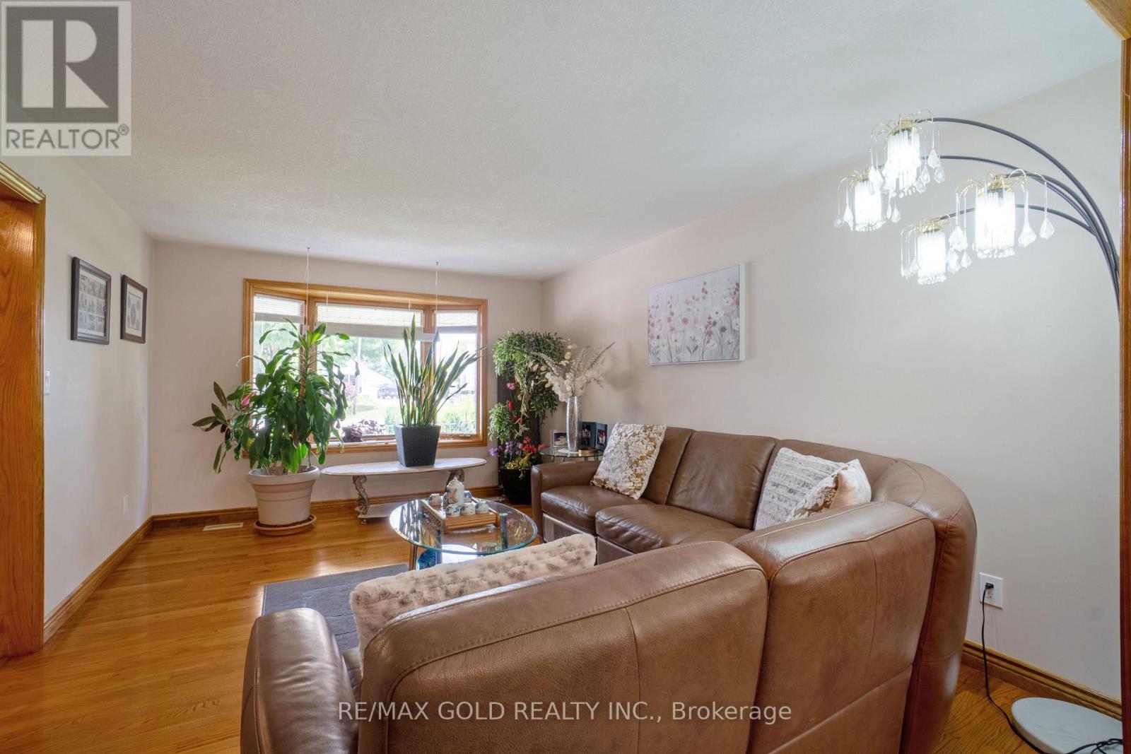 935 WILLOW DRIVE - 6