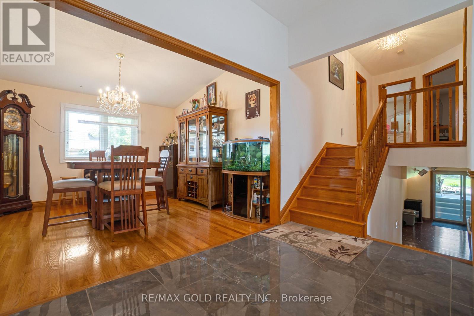 935 WILLOW DRIVE - 8