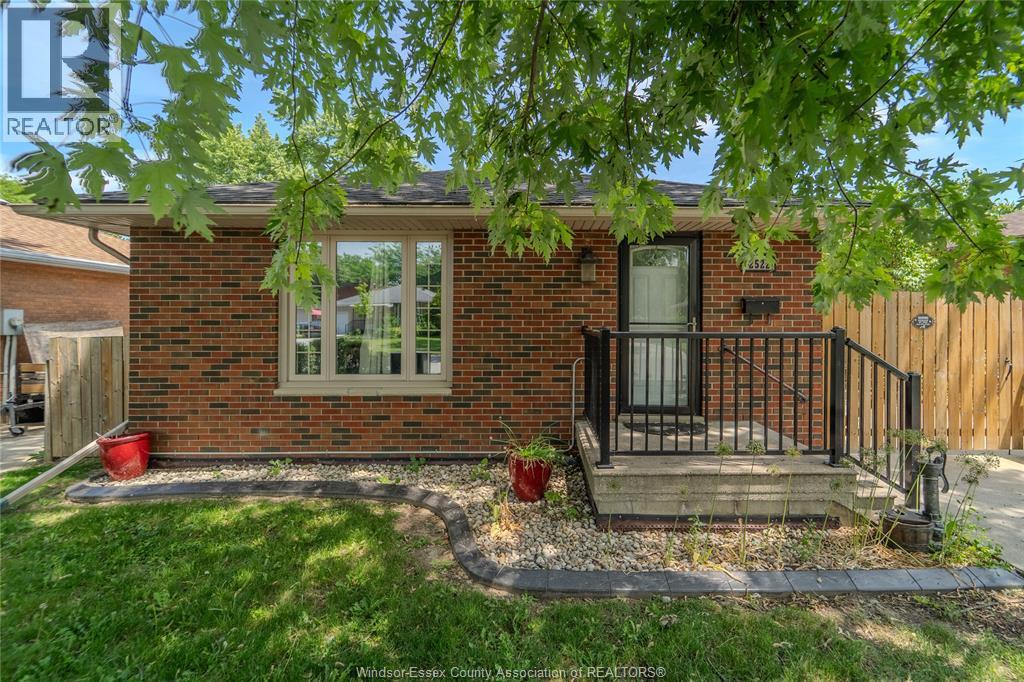 2522 Armstrong AVENUE - 1