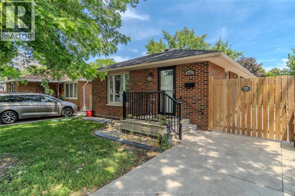 2522 Armstrong AVENUE - 2
