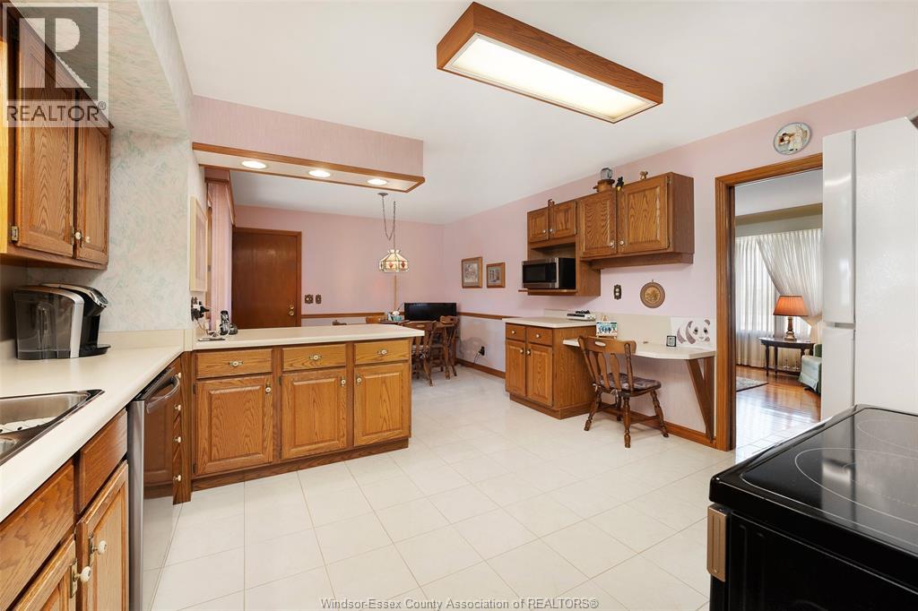 4675 HURON CHURCH LINE - 13