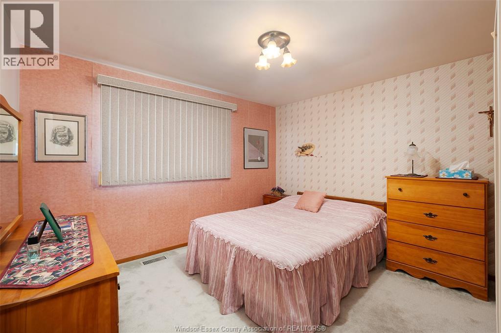 4675 HURON CHURCH LINE - 18