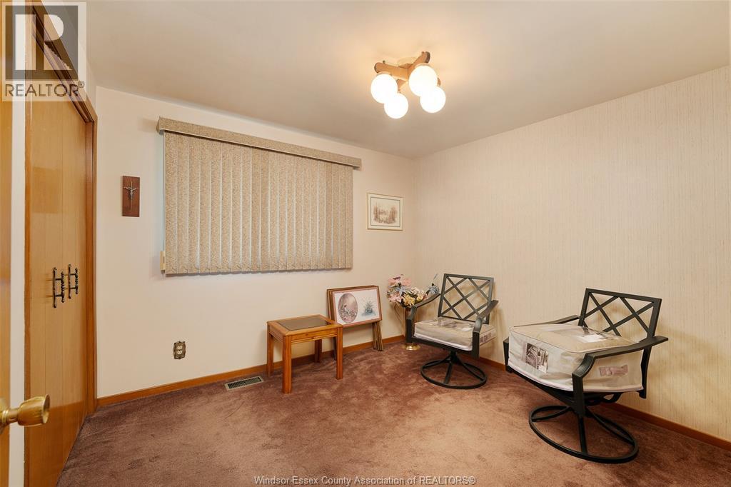 4675 HURON CHURCH LINE - 19