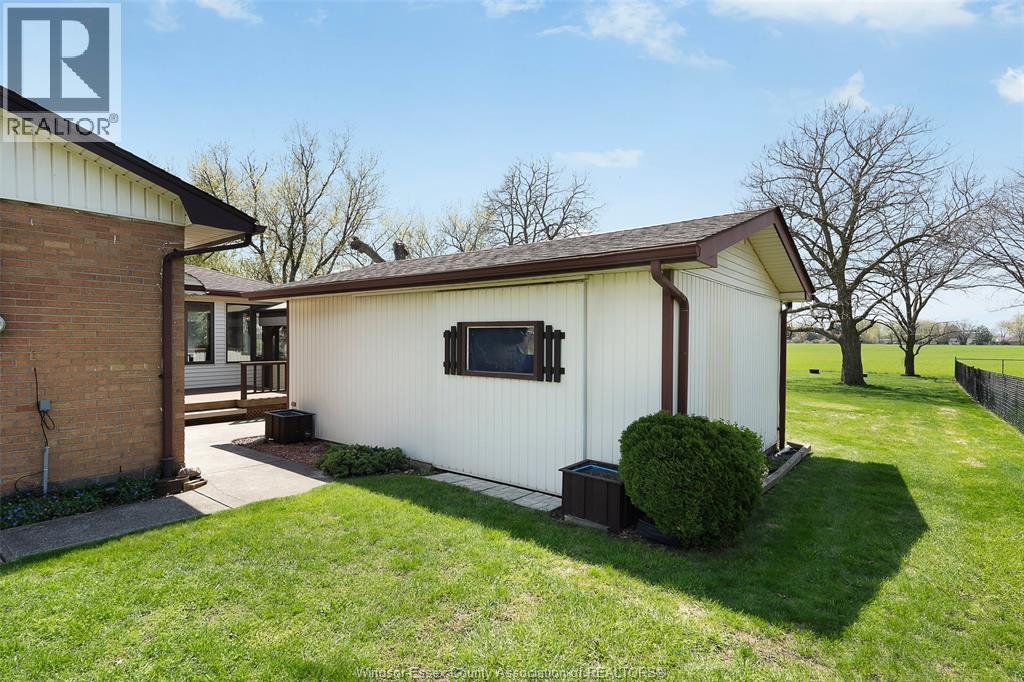 4675 HURON CHURCH LINE - 27