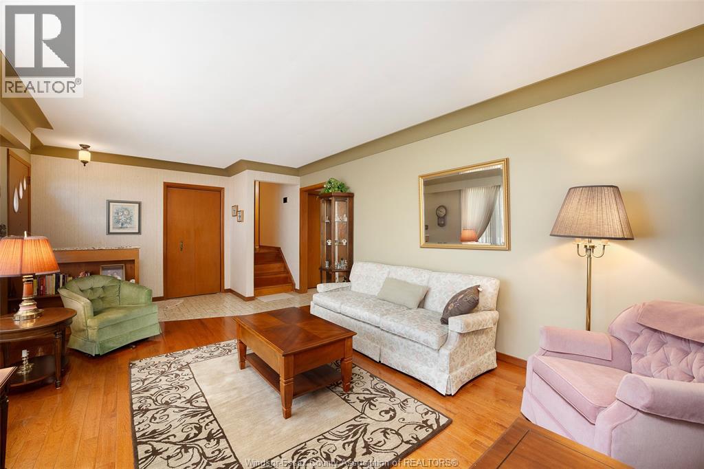 4675 HURON CHURCH LINE - 7