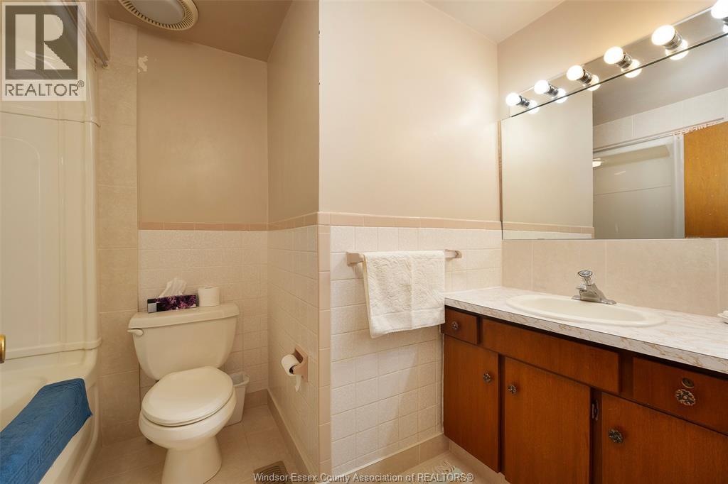 4675 HURON CHURCH LINE - 20