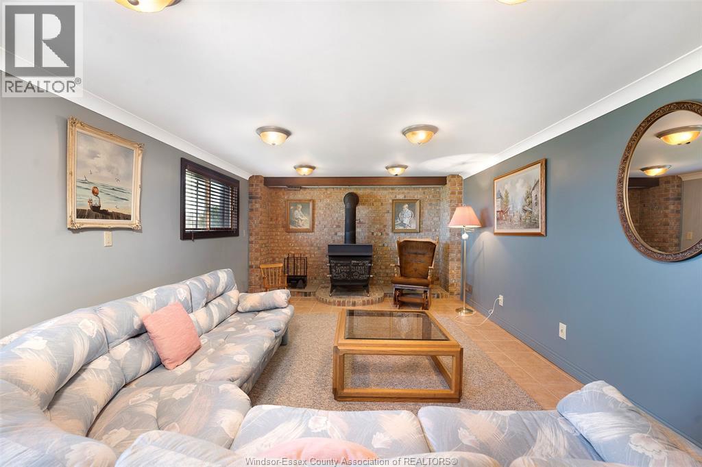 4675 HURON CHURCH LINE - Image 21