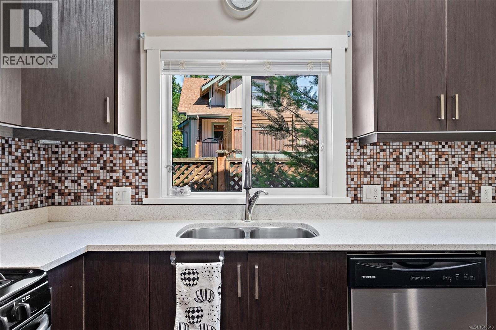 3530 Luxton Rd - 8