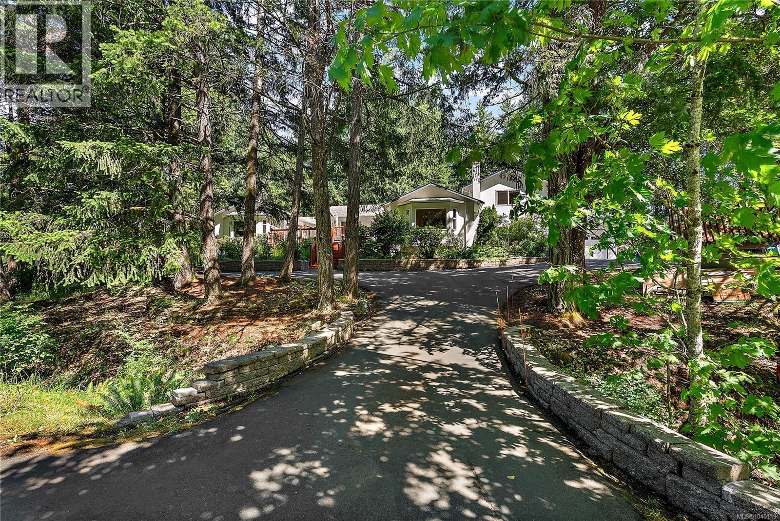  816 Finlayson Arm Road, Highlands