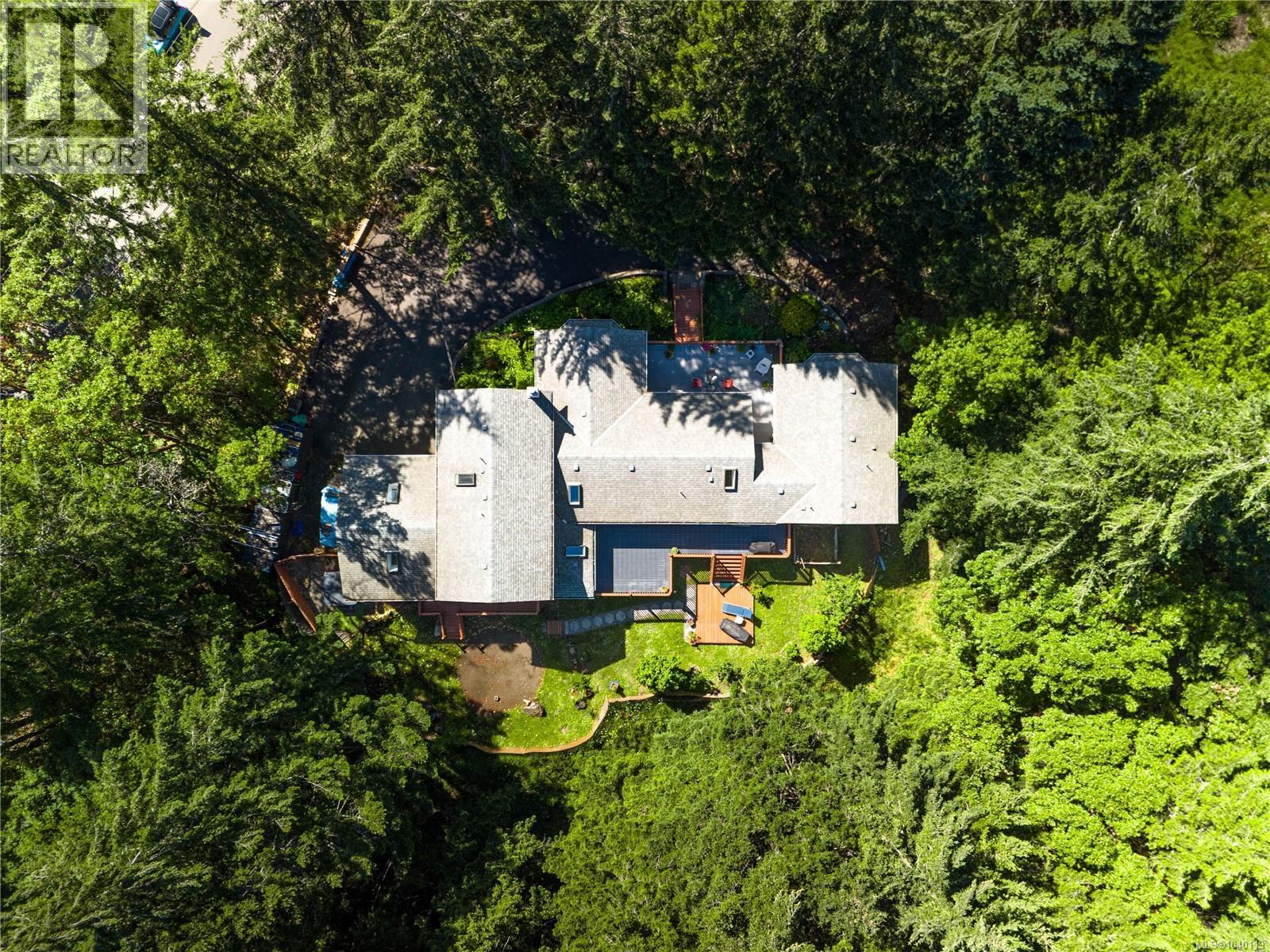  816 Finlayson Arm Road, Highlands