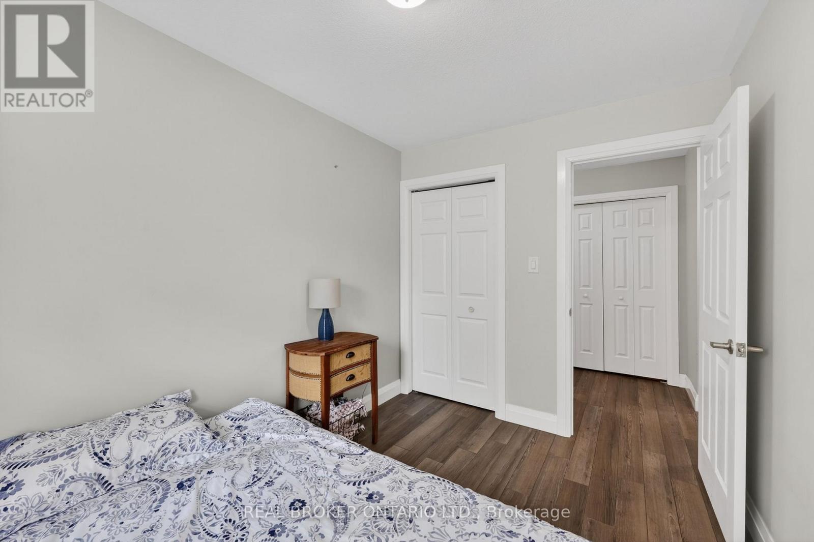 35 COURTNEY CRESCENT - 10