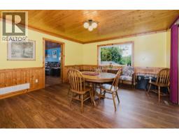 279 Lark Road, Gibsons, BC V0N1V4 Photo 7