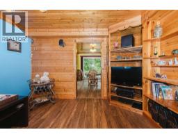 279 Lark Road, Gibsons, BC V0N1V4 Photo 11
