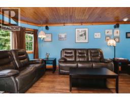 279 Lark Road, Gibsons, BC V0N1V4 Photo 9