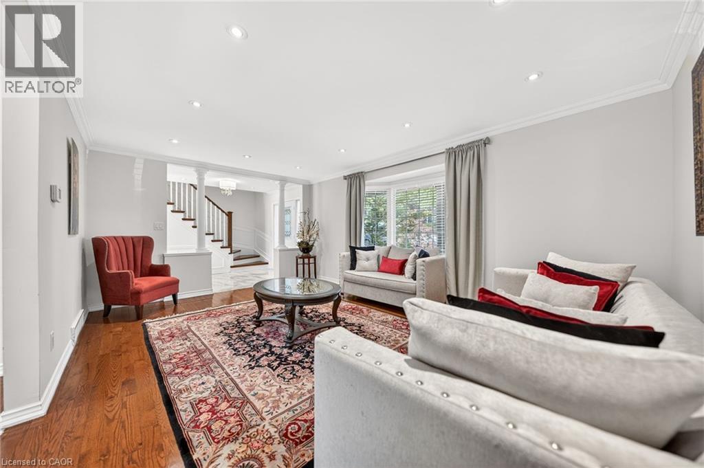 5 MAYS Crescent - 12