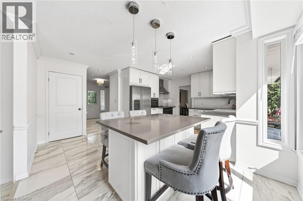 5 MAYS Crescent - 15