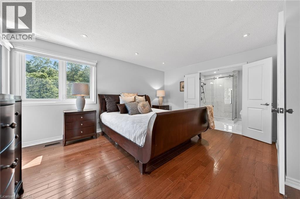 5 MAYS Crescent - 28