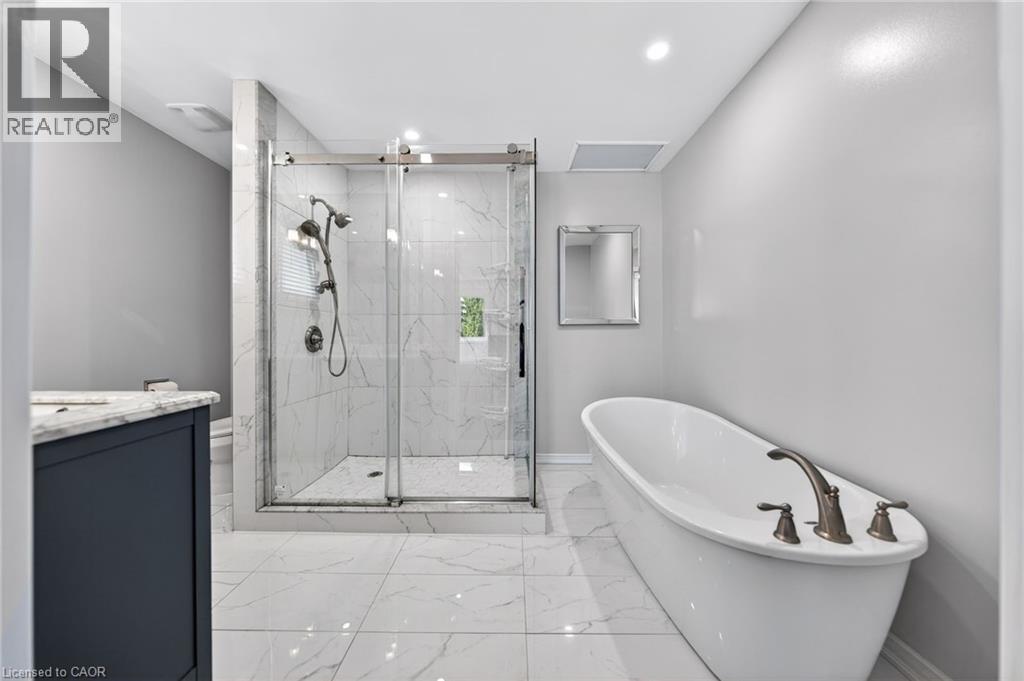 5 MAYS Crescent - 29