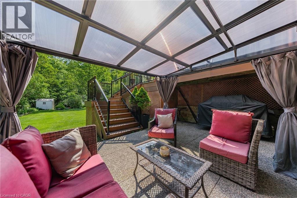 5 MAYS Crescent - 35