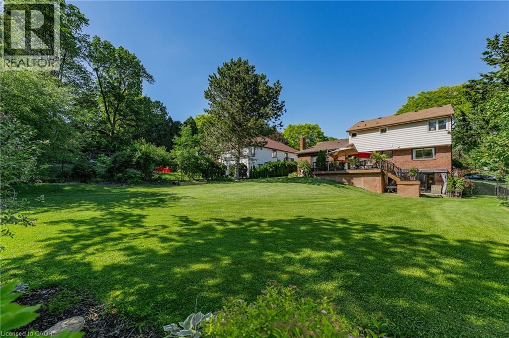 5 MAYS Crescent - 45