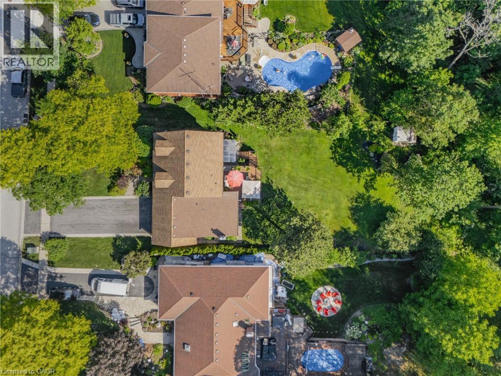5 MAYS Crescent - 50