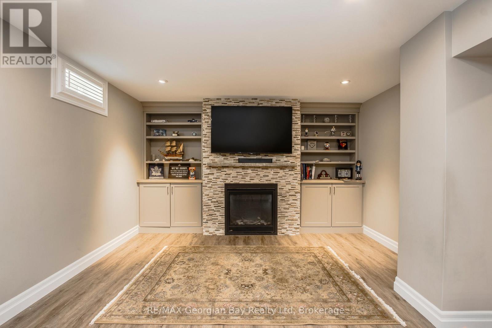 502 ABERDEEN BOULEVARD - 33