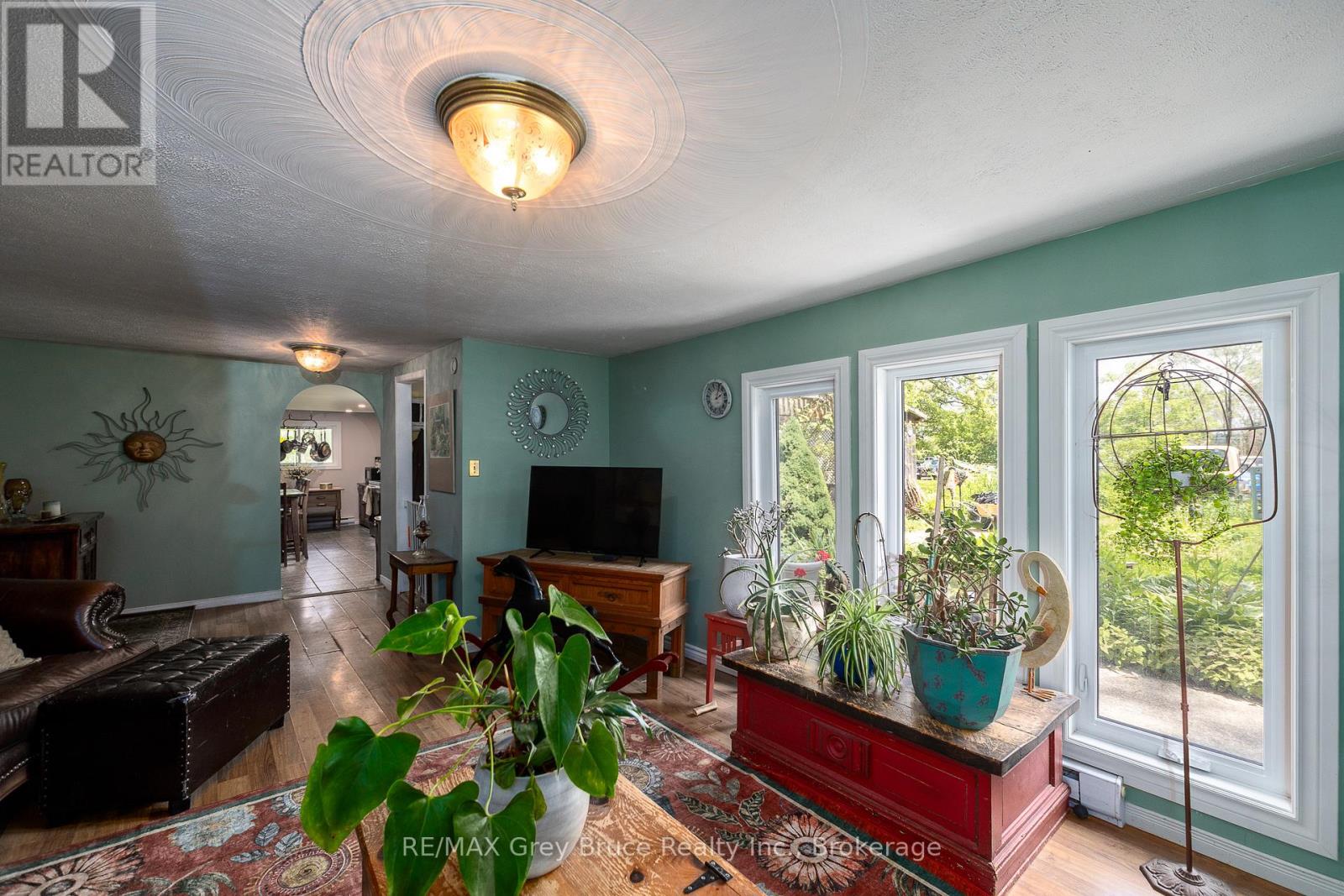318588 GREY RD 1 - 6