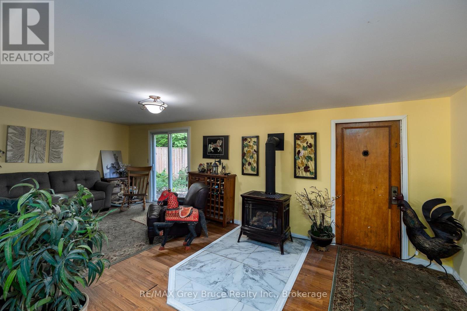 318588 GREY RD 1 - 9