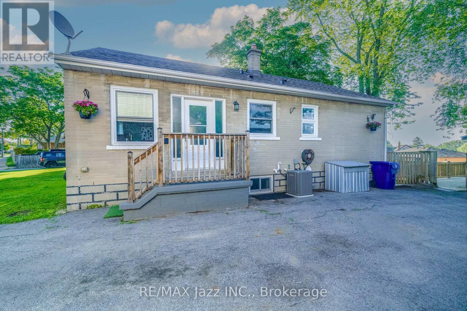 Detached Legal 2-Unit Home, 3+2 Bedrooms