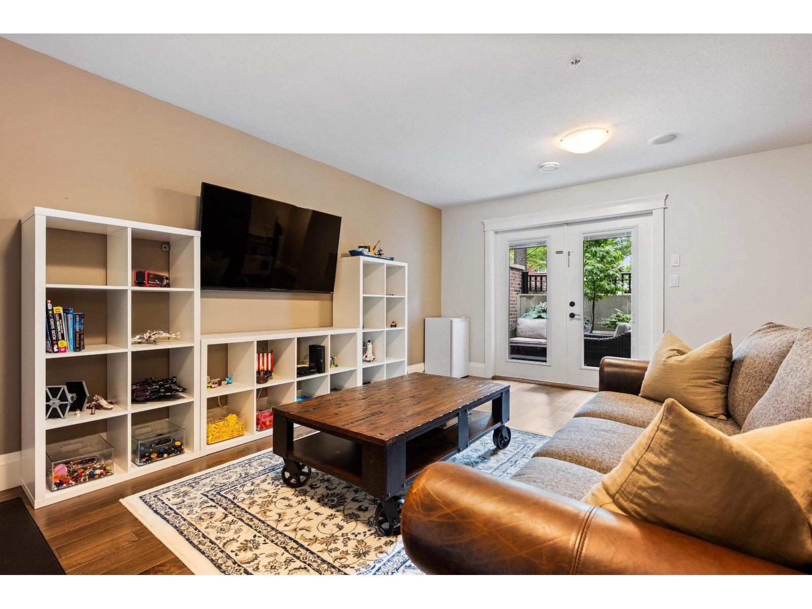 5753 GARRISON BOULEVARD, Garrison Crossing, Chilliwack