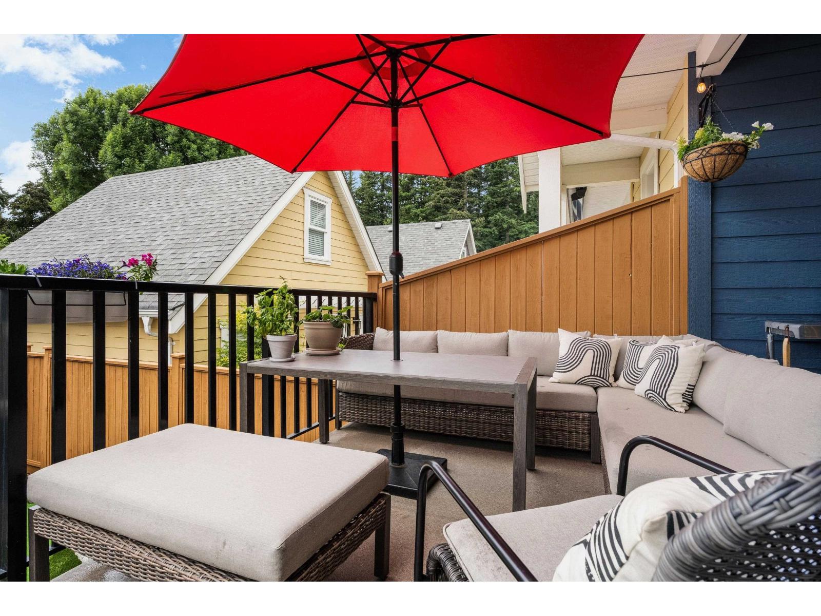 5753 GARRISON BOULEVARD, Garrison Crossing, Chilliwack