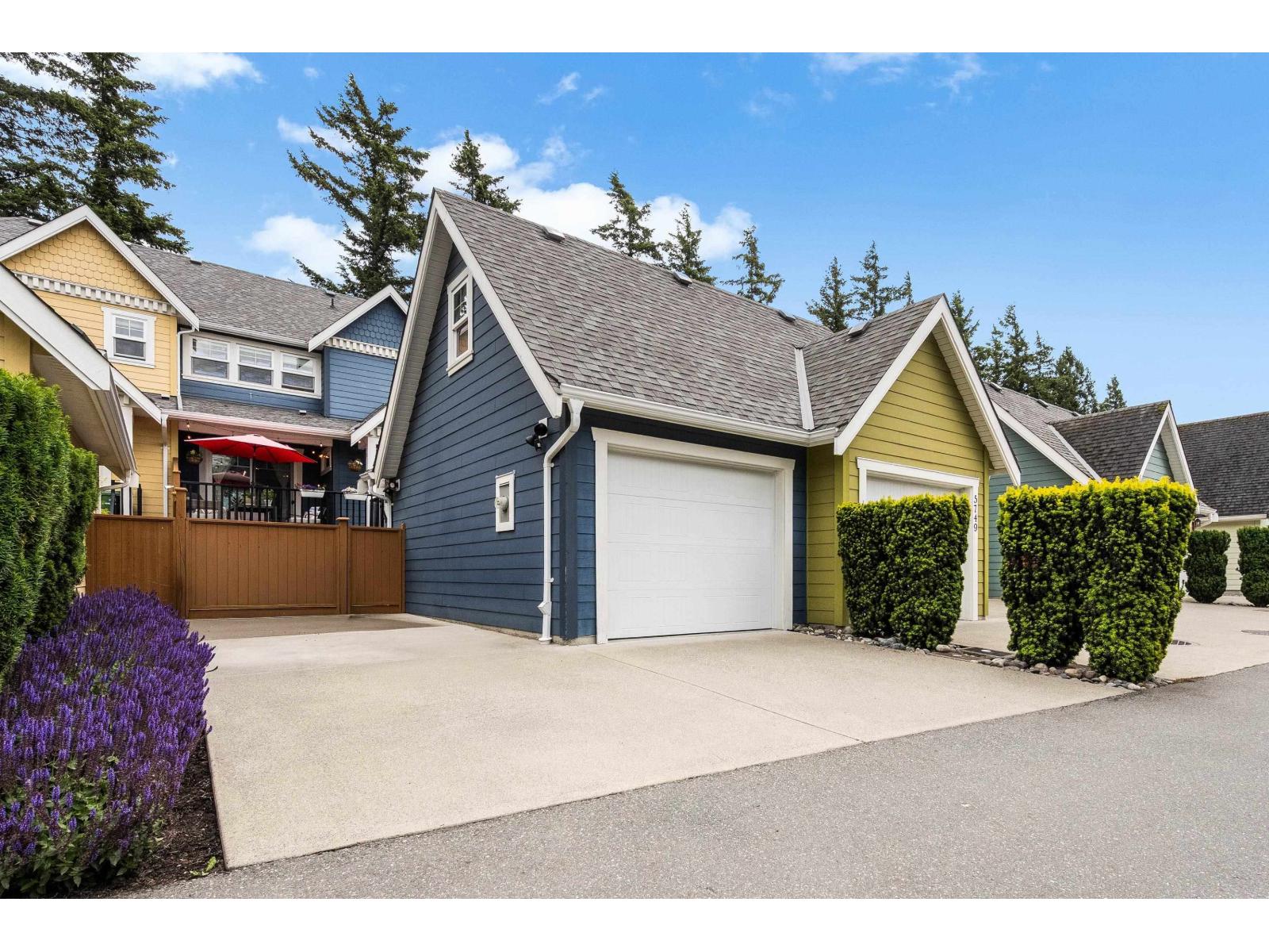 5753 GARRISON BOULEVARD, Garrison Crossing, Chilliwack