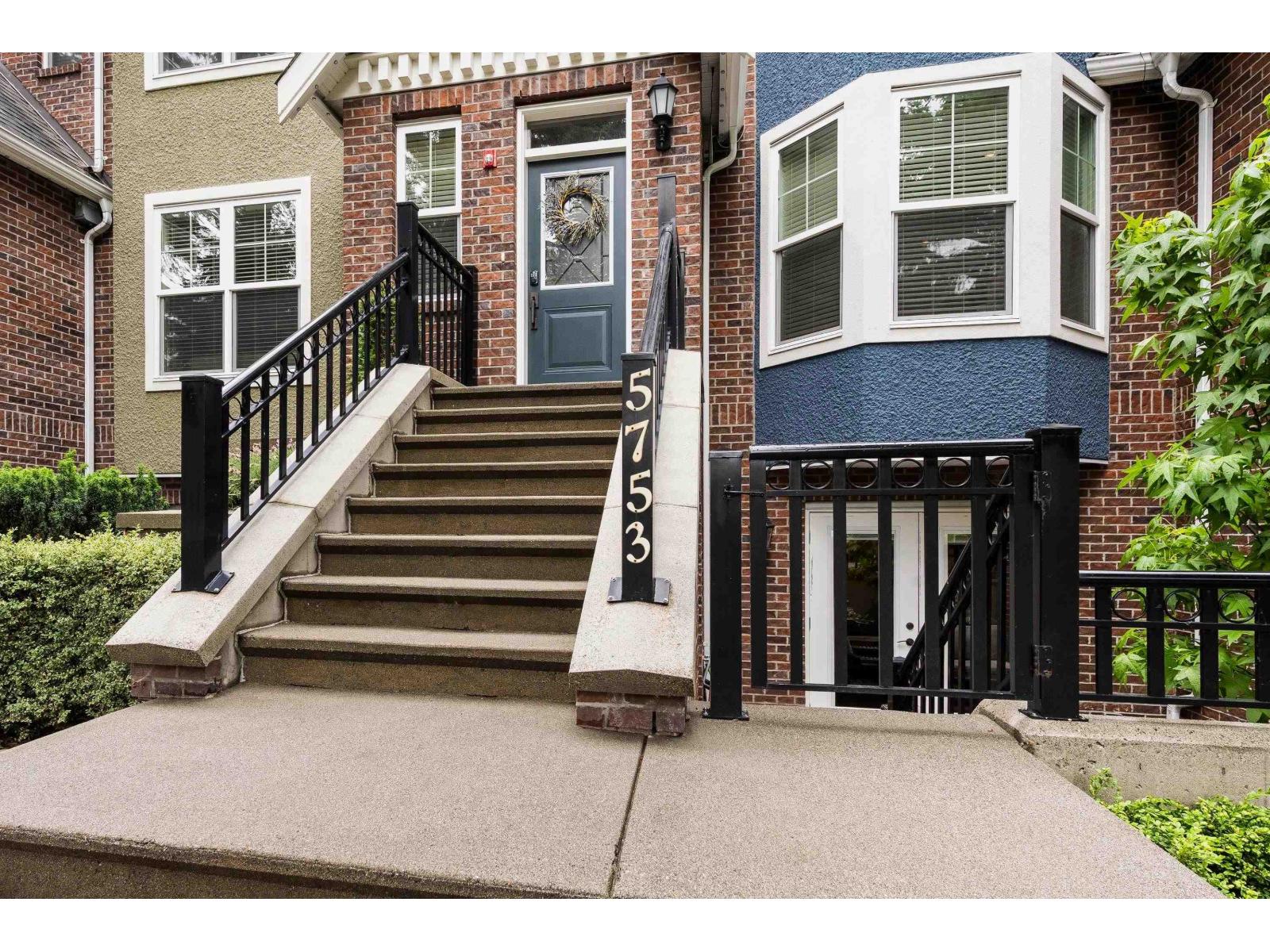5753 GARRISON BOULEVARD, Garrison Crossing, Chilliwack