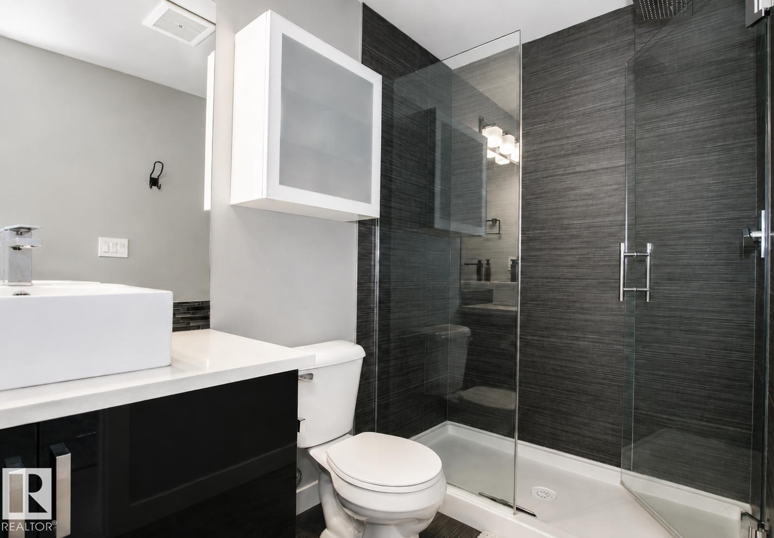 #2003 10238 103 ST NW - 21
