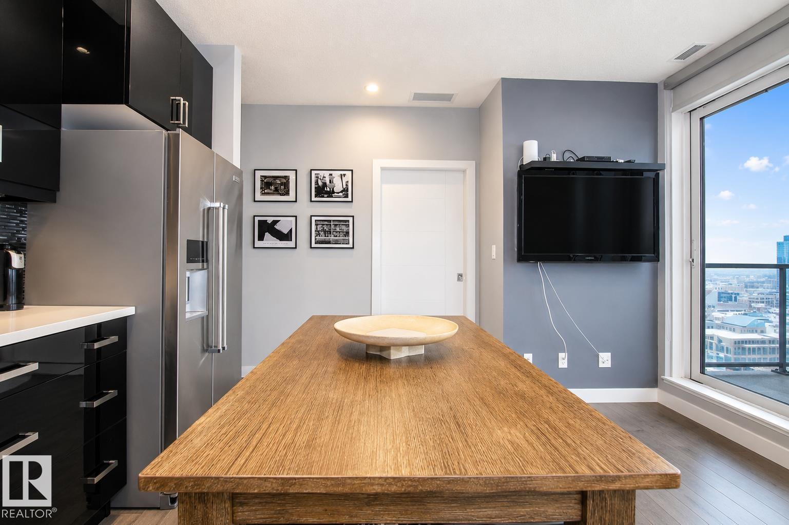 #2003 10238 103 ST NW - 8