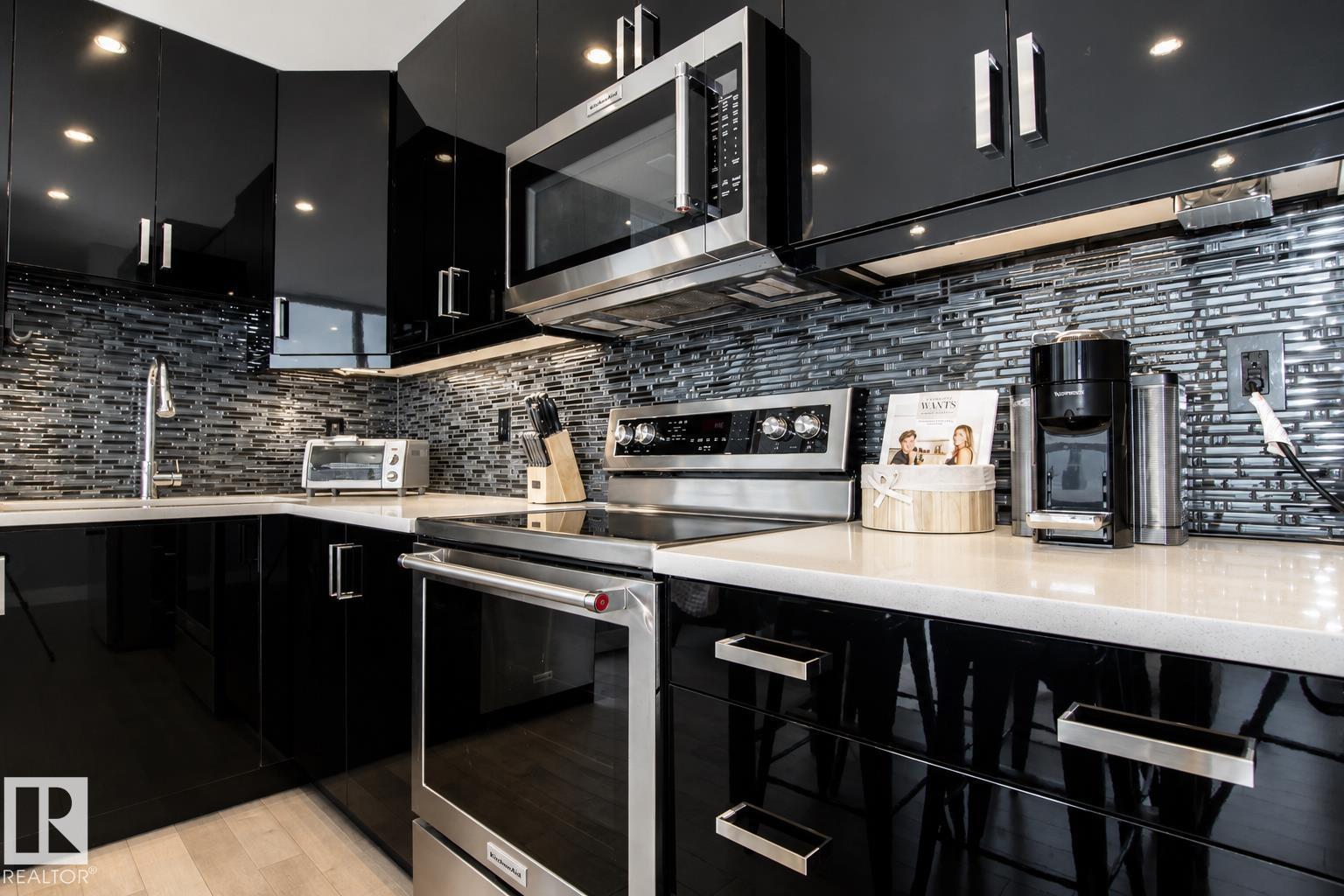 #2003 10238 103 ST NW - 7