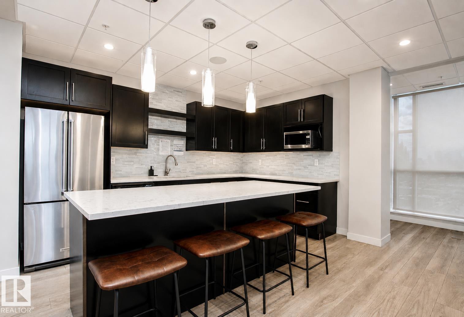 #2003 10238 103 ST NW - 29